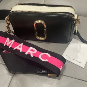 Is a beautiful bag in good condition
